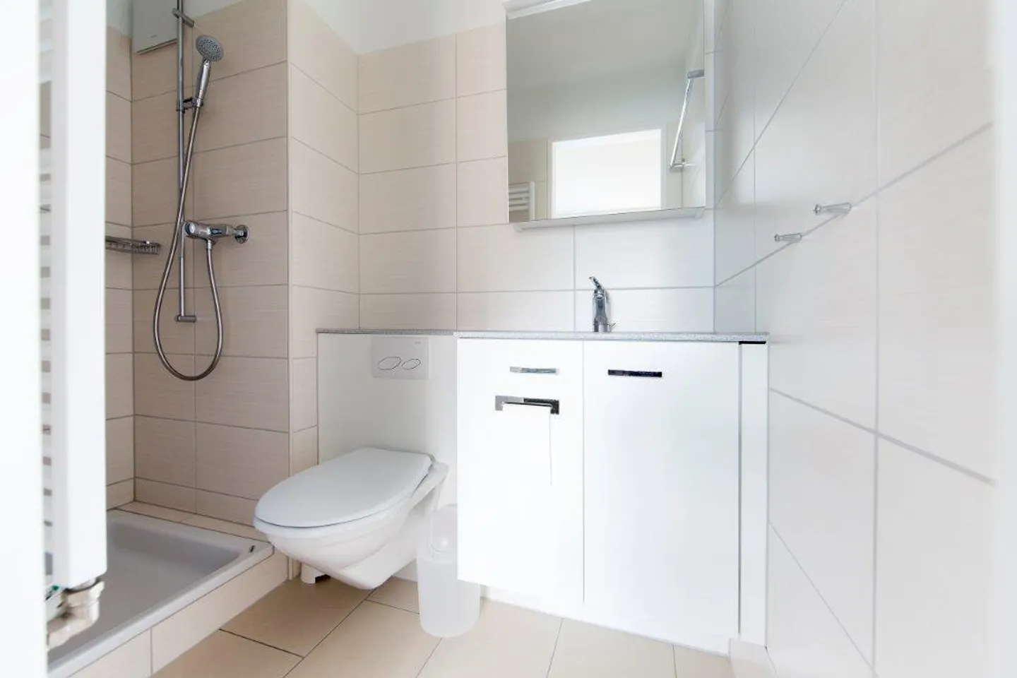 Appartement moderne meublé d'une chambre au 3ème étage - Photo 5 sur 7