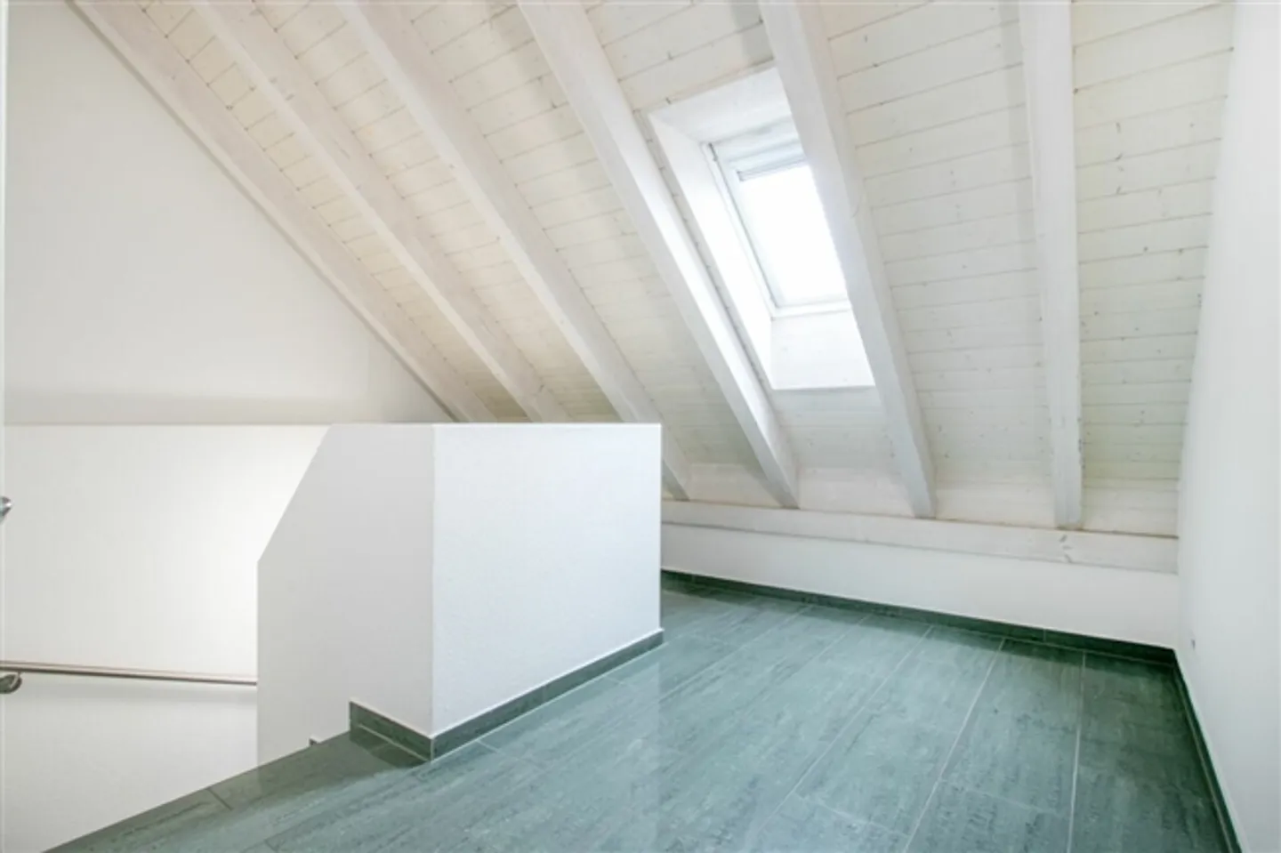 6.5-Room Maisonette Apartment with a View - Photo 1 of 19