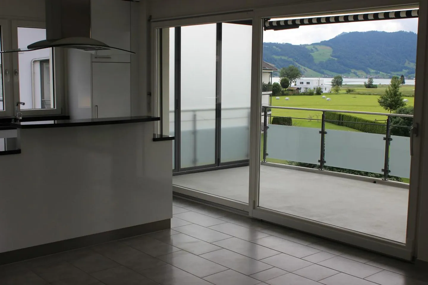 Modern 5.5 room apartment on the 1st floor - Photo 2 of 4