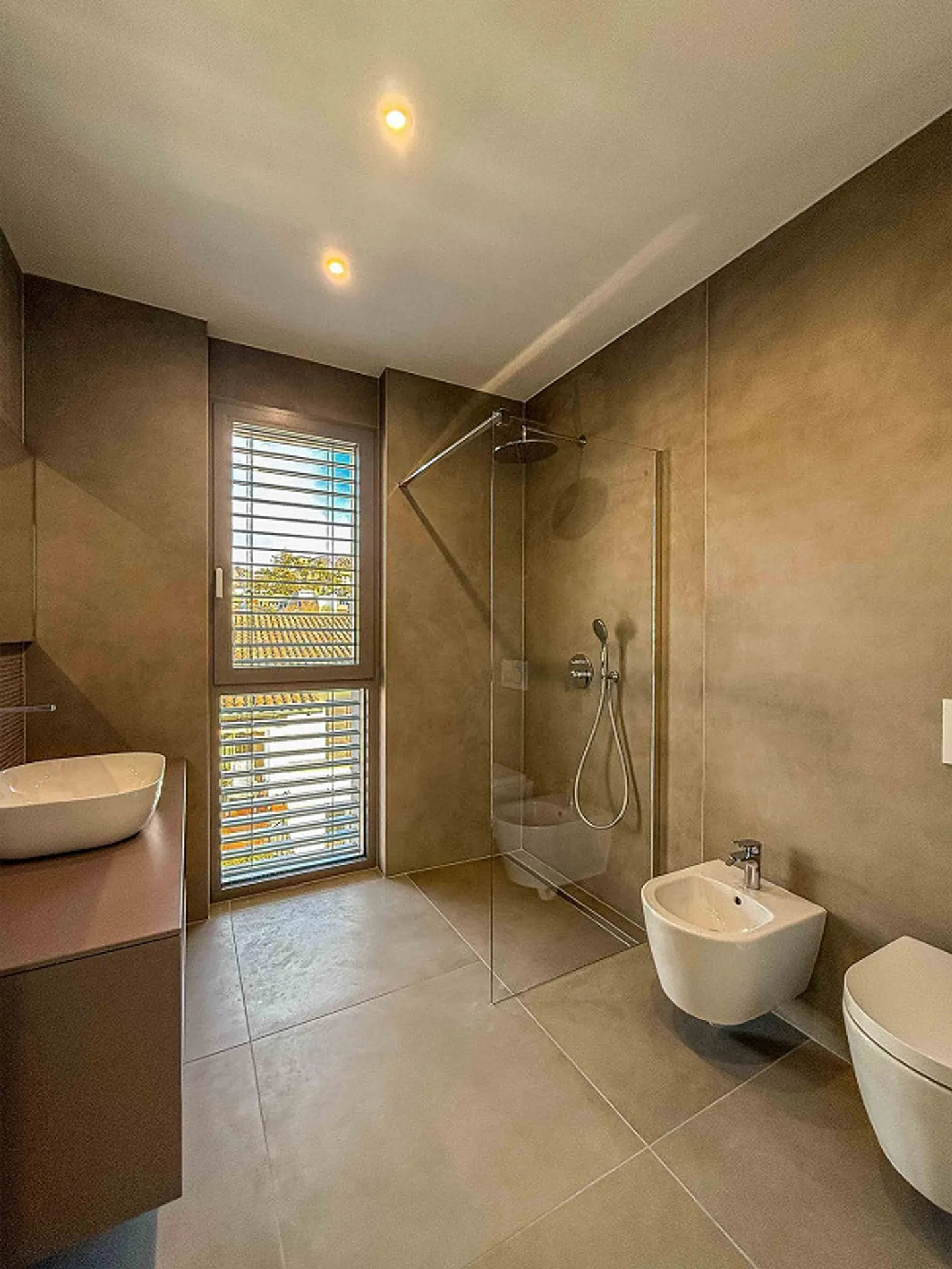 Newly Built Villa with Pool in Gravesano - Photo 11 of 15