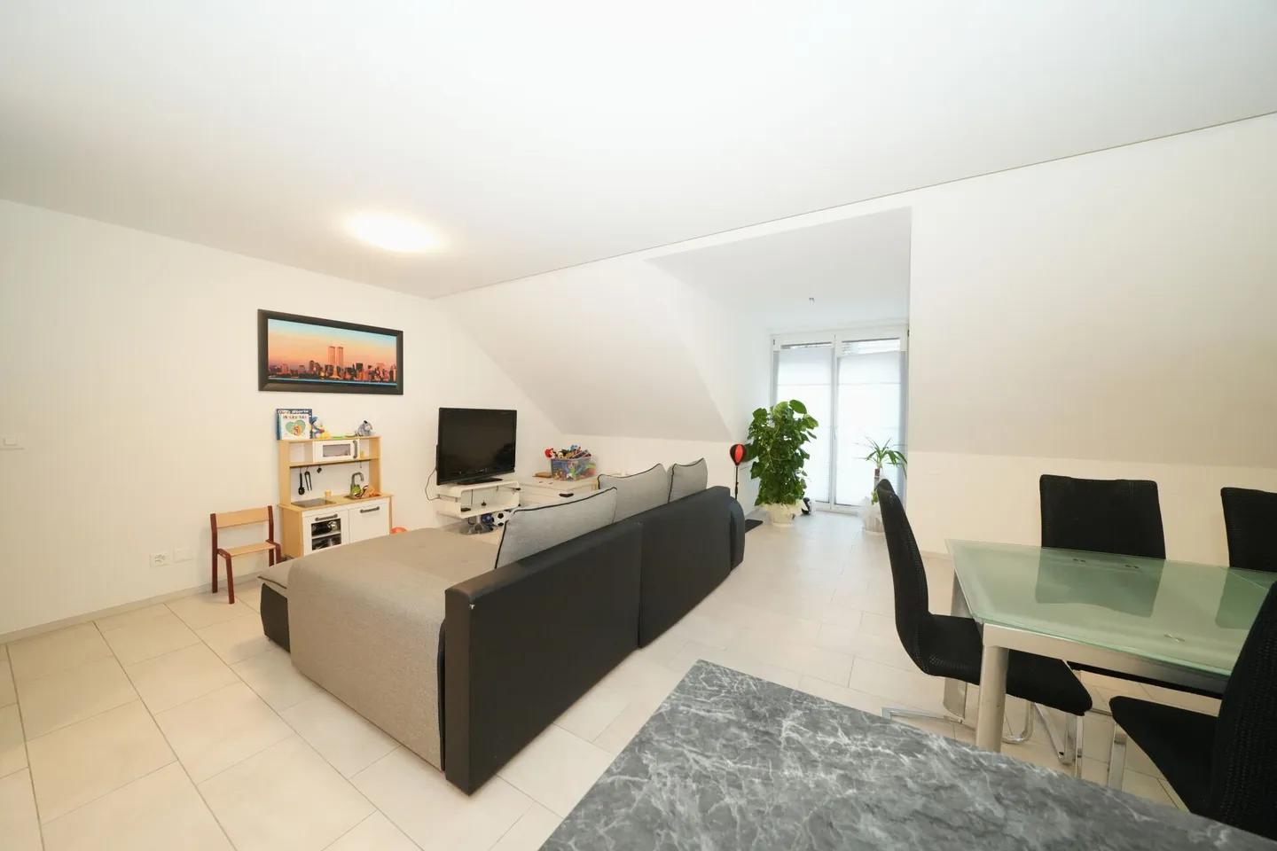 Casa multifamiliare storica ristrutturata con molto fascino - Foto 2 di 11