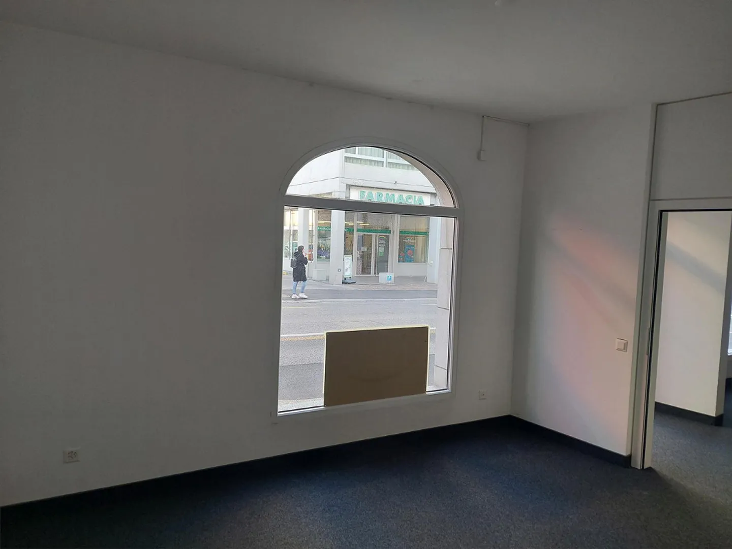 Negozio sul Corso San Gottardo - Foto 4 di 8