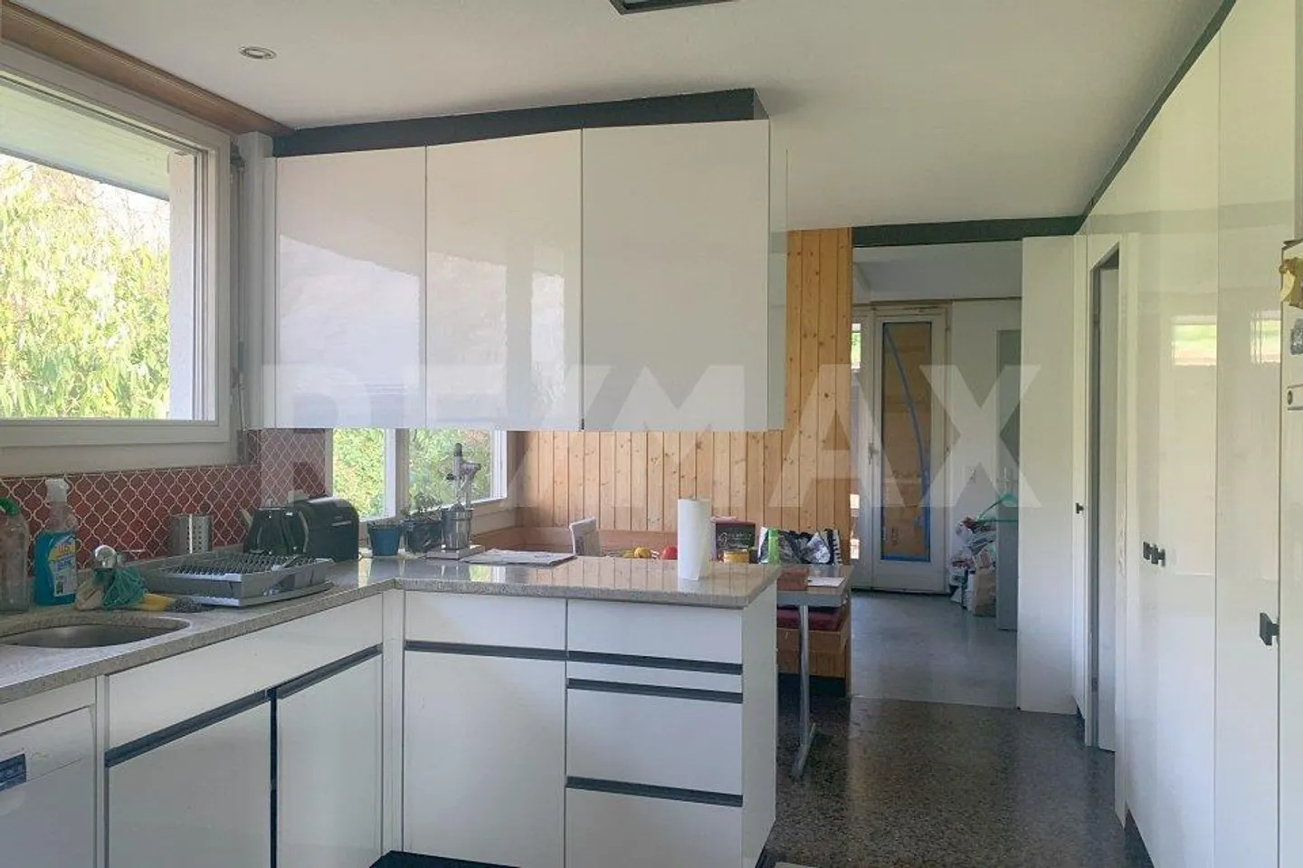 Villa individuelle de 7,5 pièces avec piscine, réserve foncière dans un emplacement unique - Photo 7 sur 12