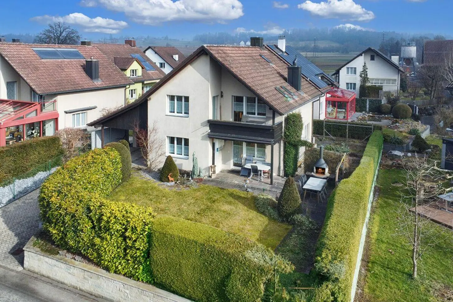 Casa unifamiliare di 5,5 stanze in una posizione tranquilla a Mönchaltorf - Foto 1 di 15