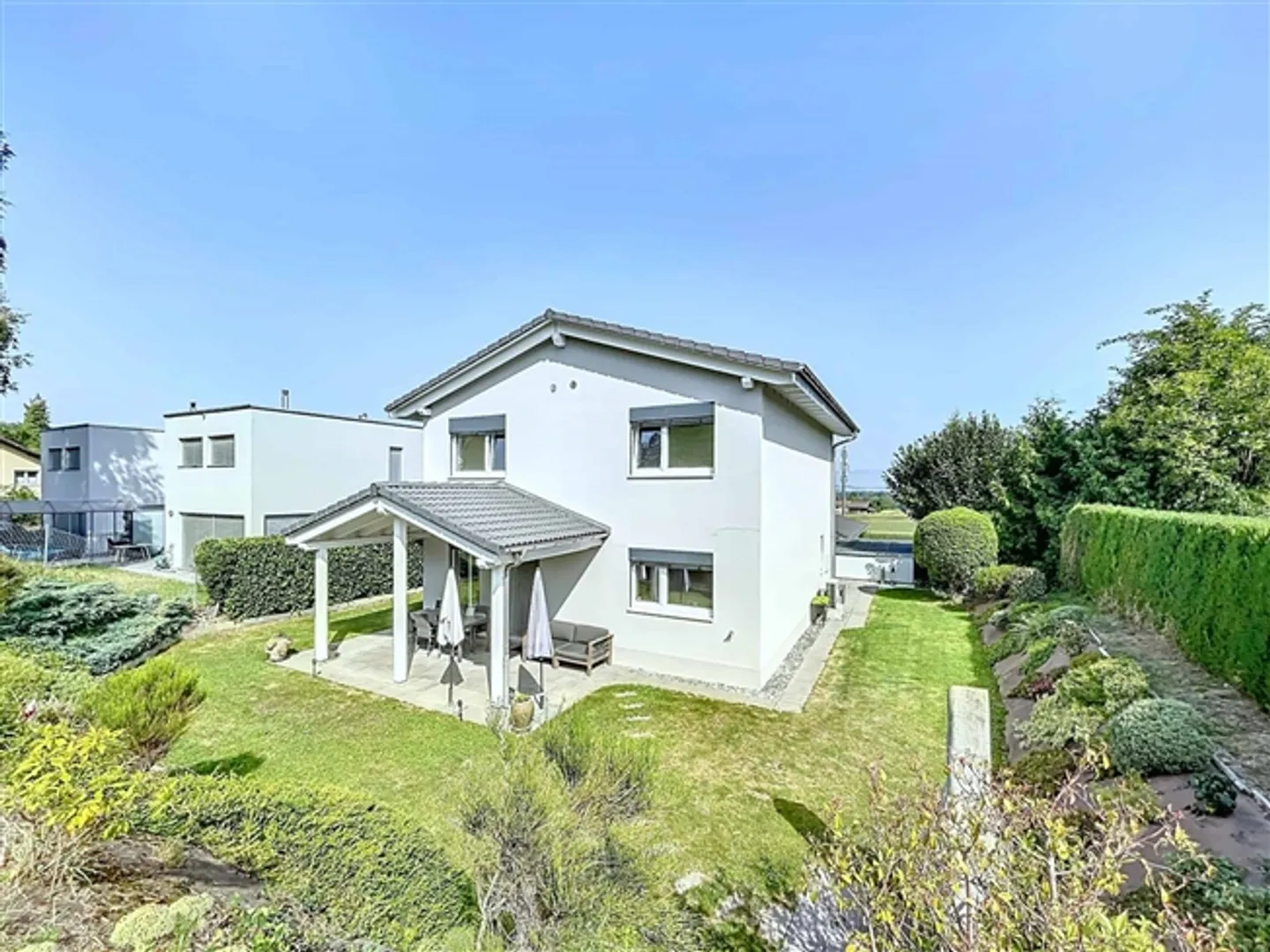 Detached villa with 5.5 rooms in a quiet area in a cul-de-sac - Photo 2 of 13