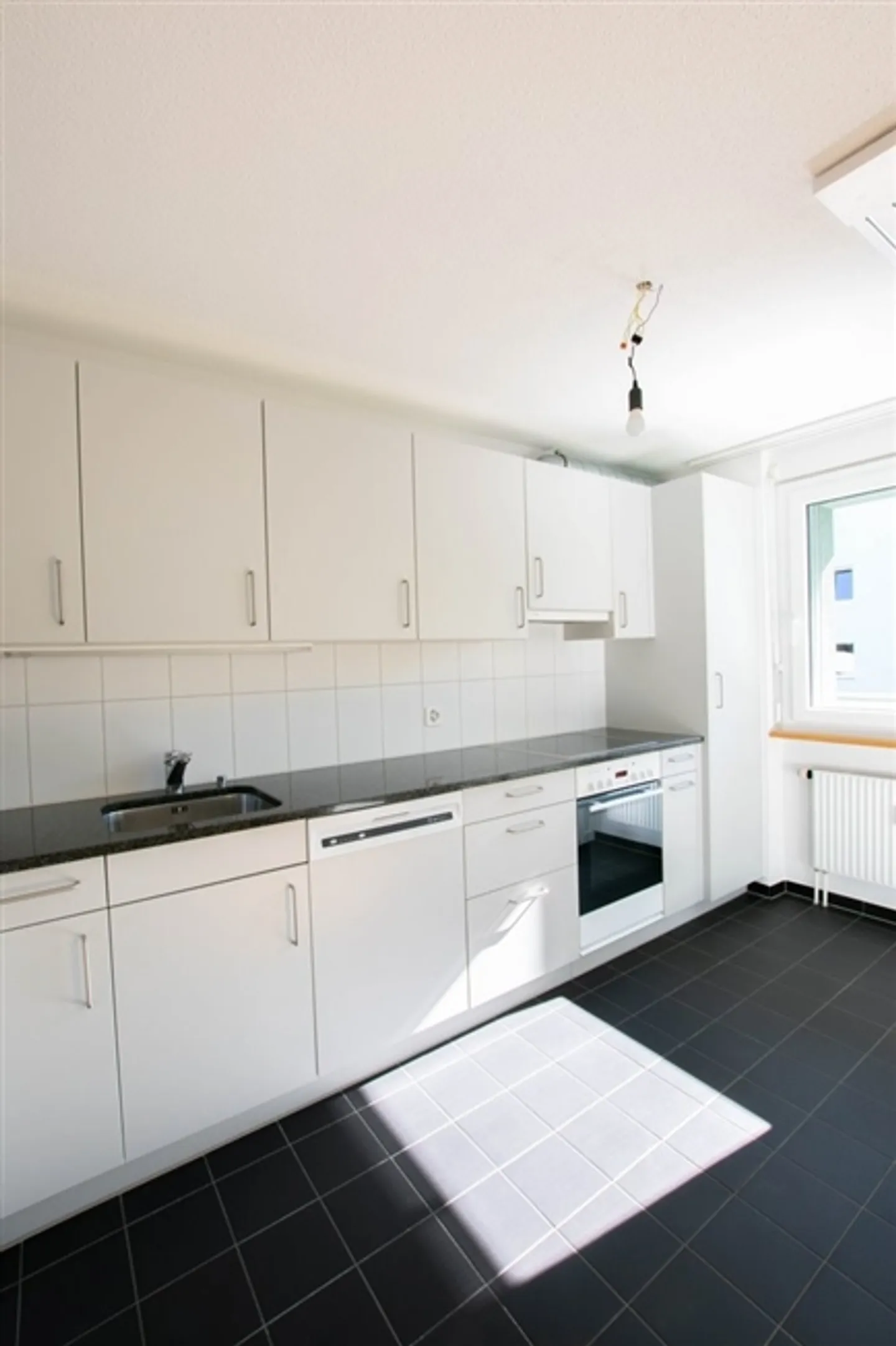 Ampio appartamento di 3,5 locali a Belp - Foto 1 di 9