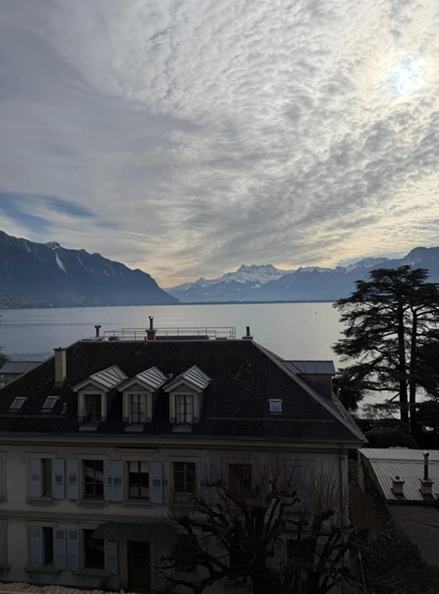 Incantevole appartamento luminoso di 4 stanze all'ultimo piano - Vista mozzafiato - Foto 1 di 9