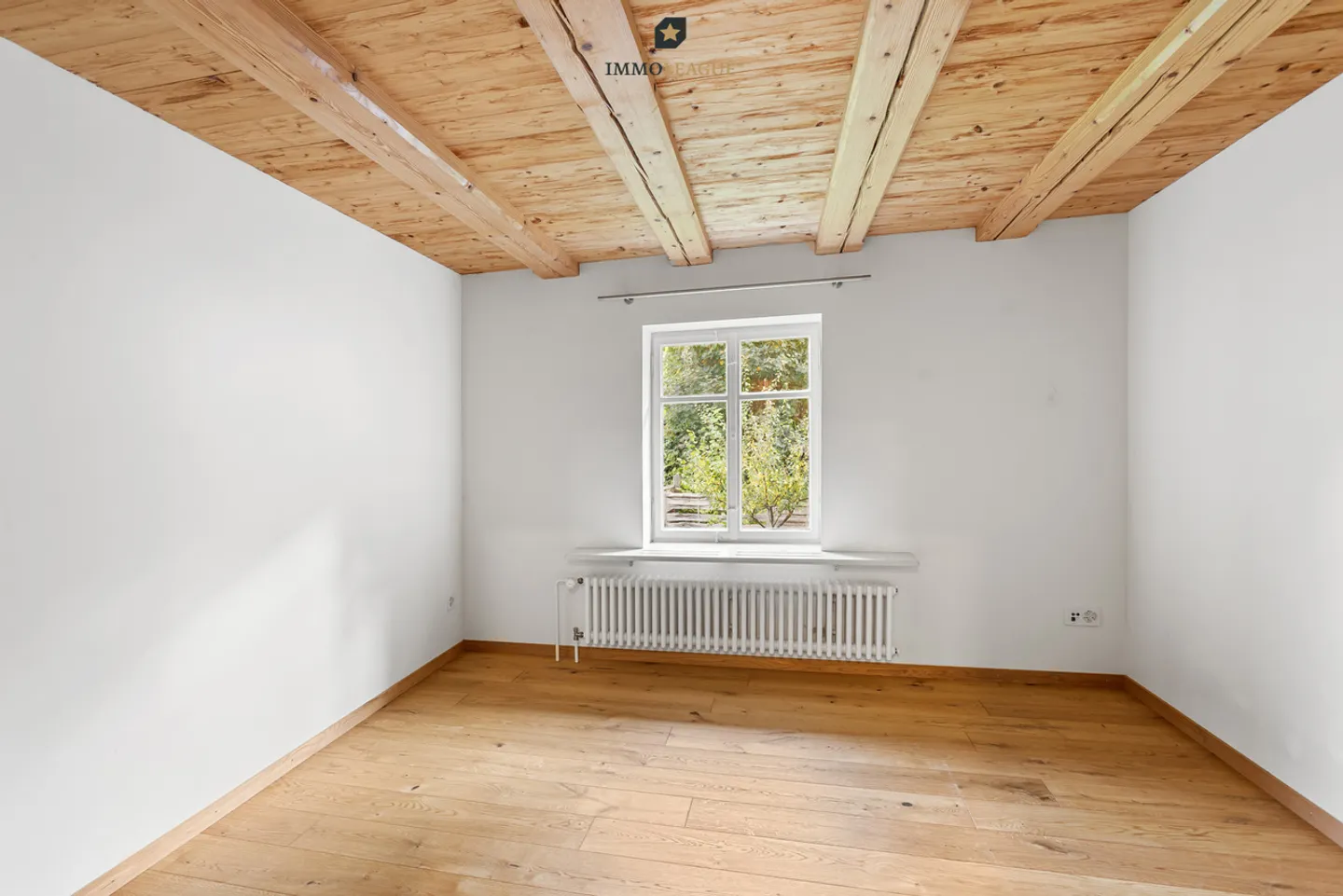 Row house for sale - Photo 7 of 13