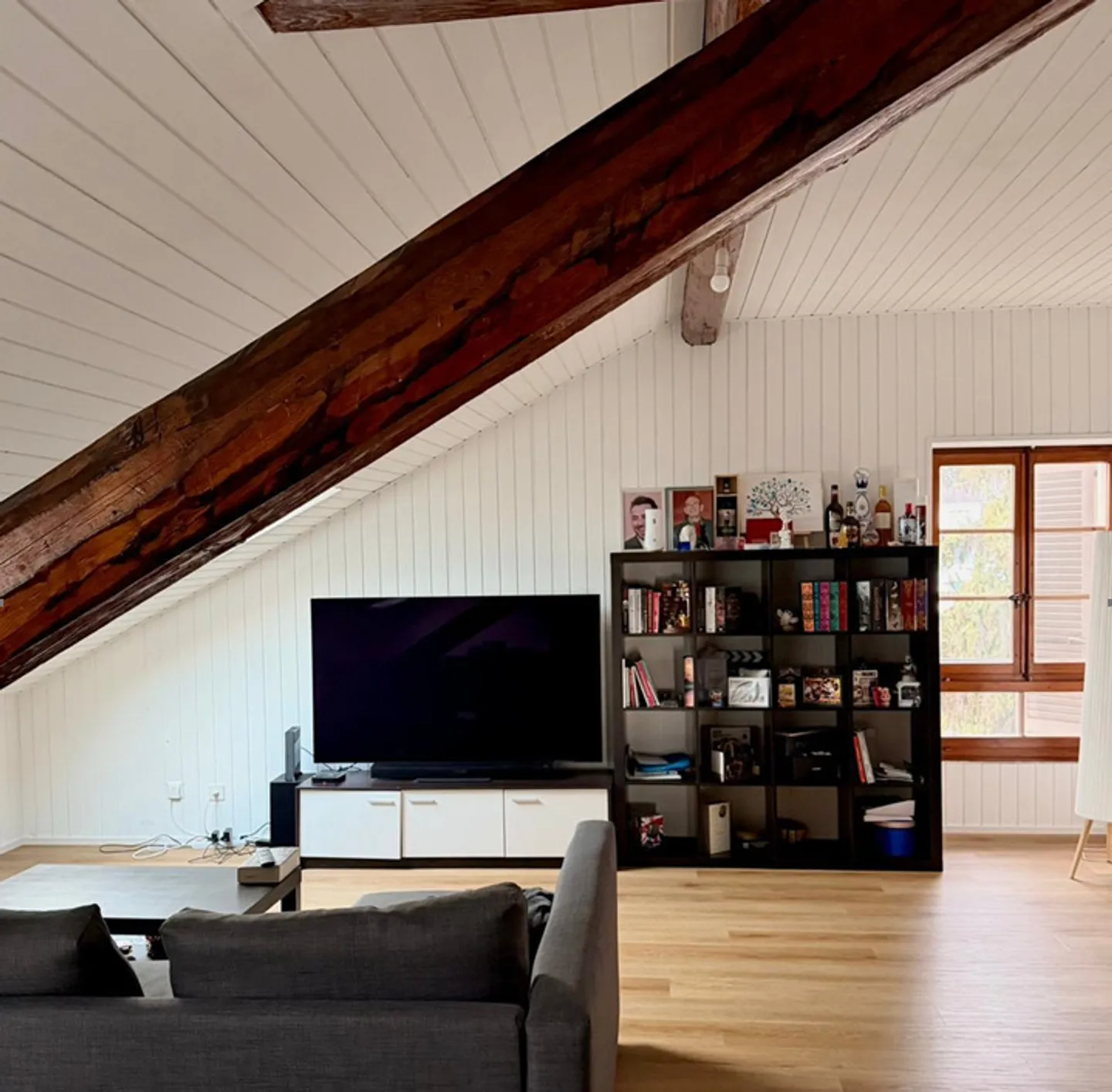 Incantevole appartamento luminoso di 4 stanze all'ultimo piano - Vista mozzafiato - Foto 2 di 9