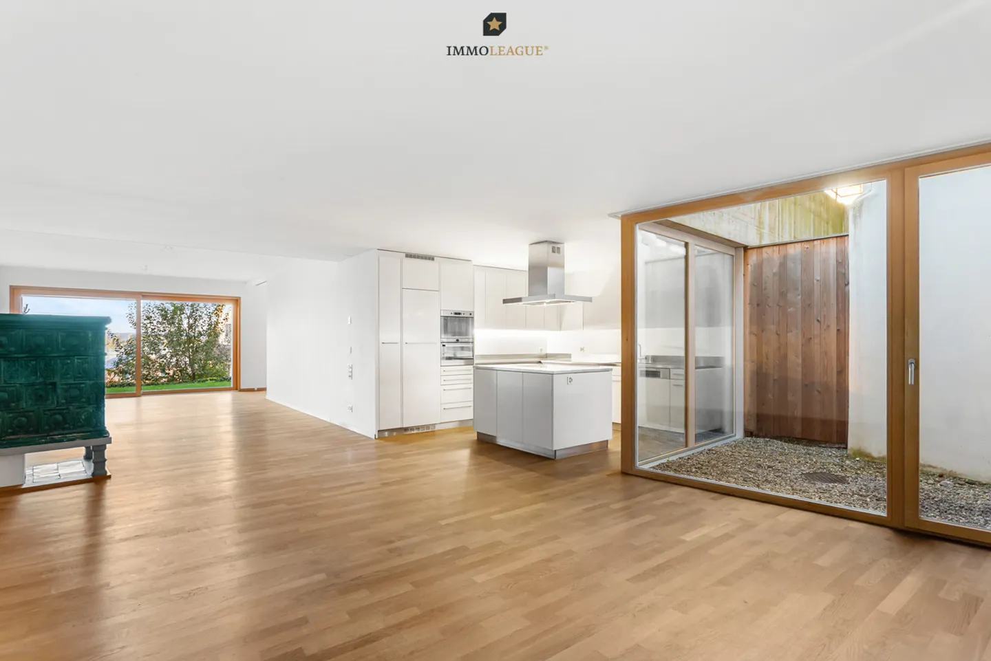 Row house for sale - Photo 3 of 13