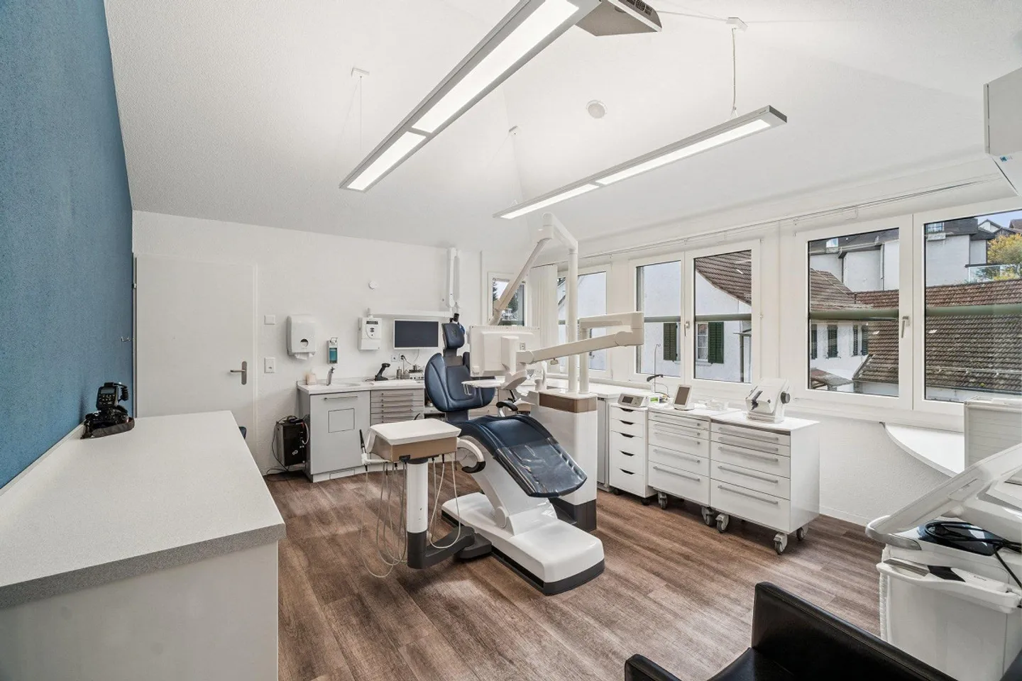 Successful Investment: Commercial Unit with Attractive Yield - Photo 3 of 4