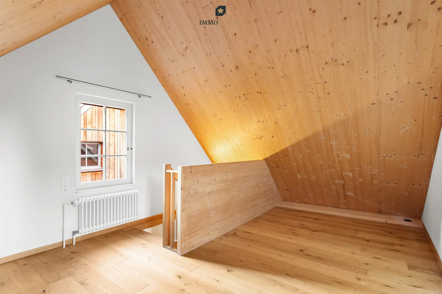 Row house for sale - Photo 8 of 13