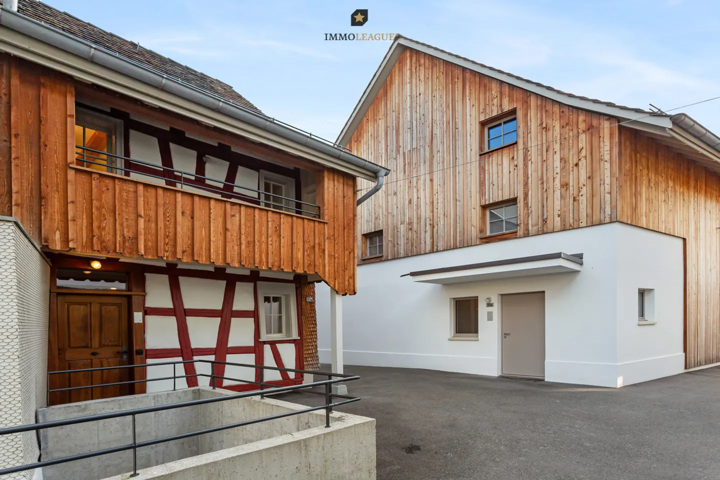 Row house for sale - Photo 10 of 13