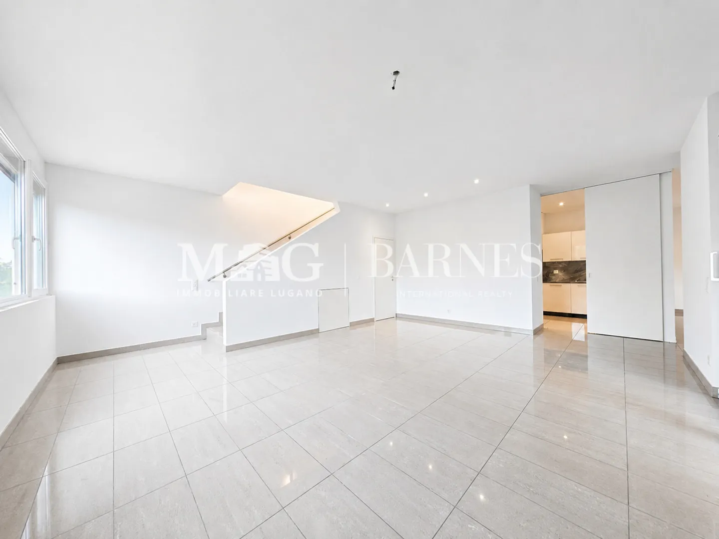 Lugano, Vezia : Grande maison de 7,5 pièces avec jardin - 250 m² - Photo 6 sur 15