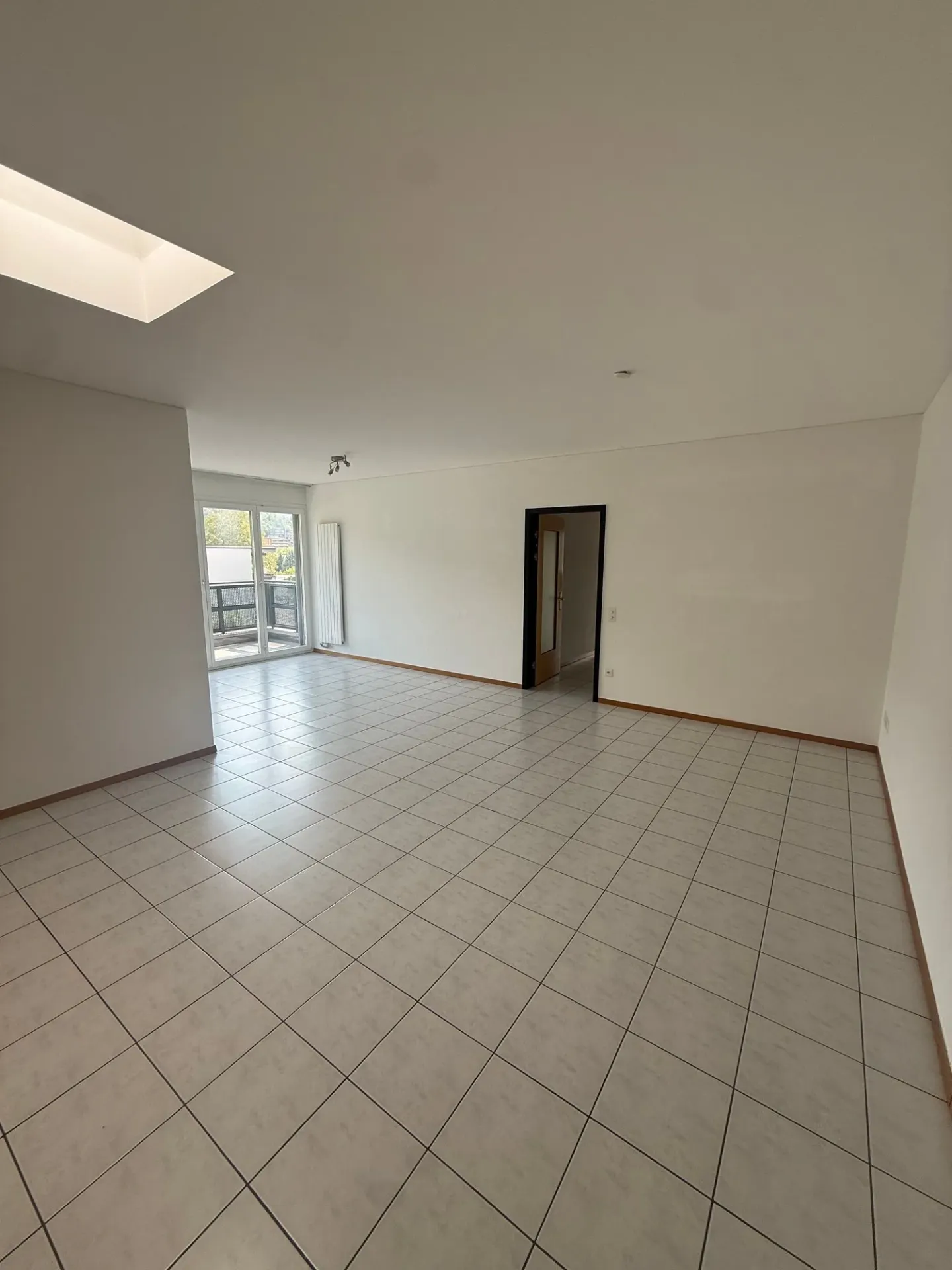 LAMONE - À LOUER APPARTEMENT DE 4.5 PIÈCES - Photo 1 sur 10