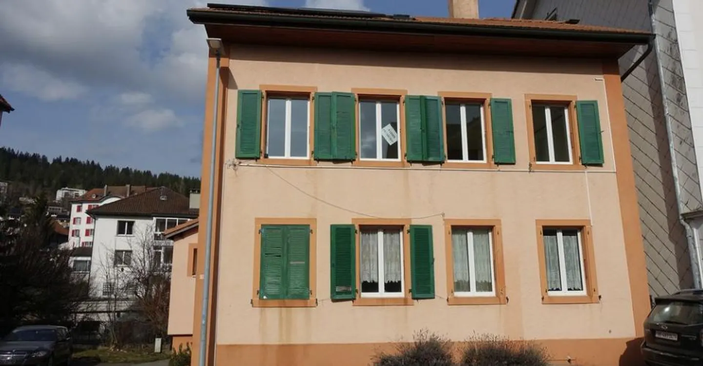 Tramelan - Familienhaus mit 2 Wohnungen mit 3,5 Zimmern und Duplex mit 4,5 Zimmern - Foto 1 von 16
