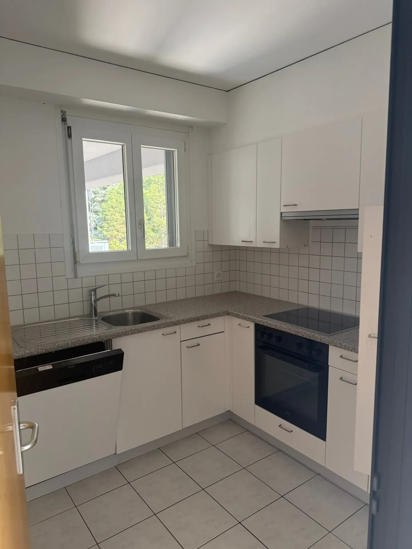 LAMONE - À LOUER APPARTEMENT DE 4.5 PIÈCES - Photo 3 sur 10