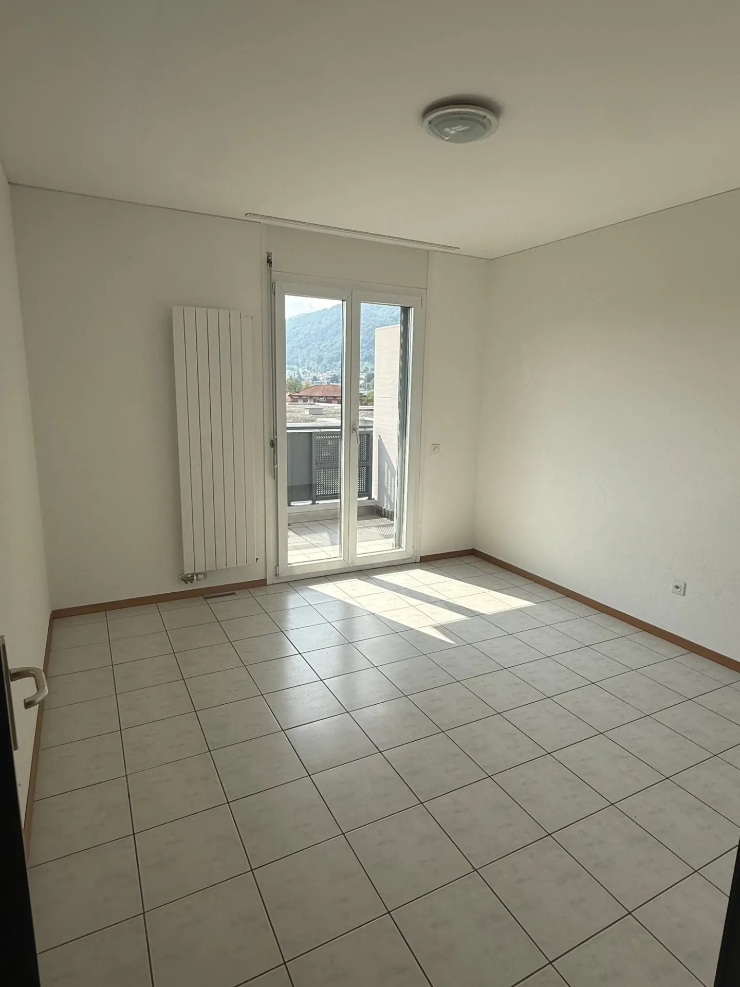 LAMONE - À LOUER APPARTEMENT DE 4.5 PIÈCES - Photo 5 sur 10