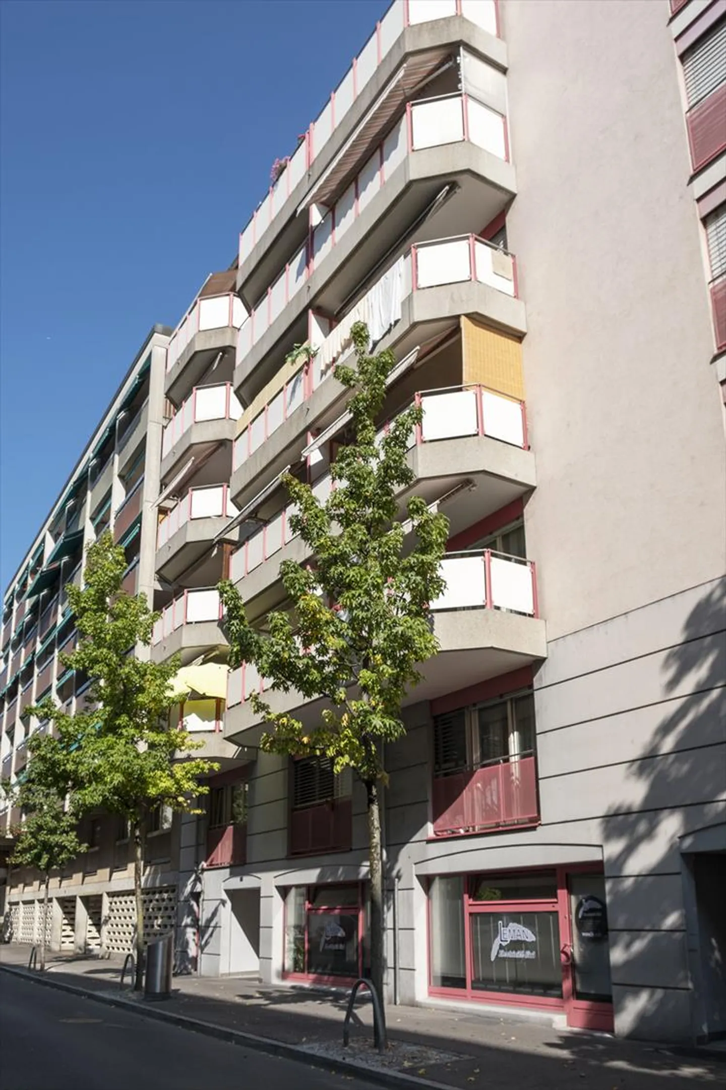 Place ouverte - Photo 2 sur 3