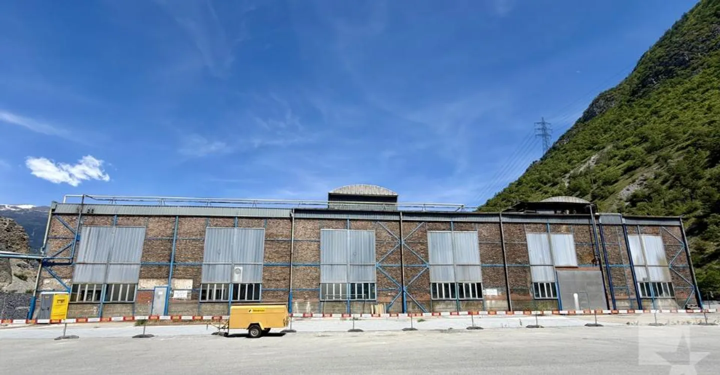 Industriehalle mit 20'500 m3 und 2'130 m2 mit gesichertem Zugang - Foto 9 von 12