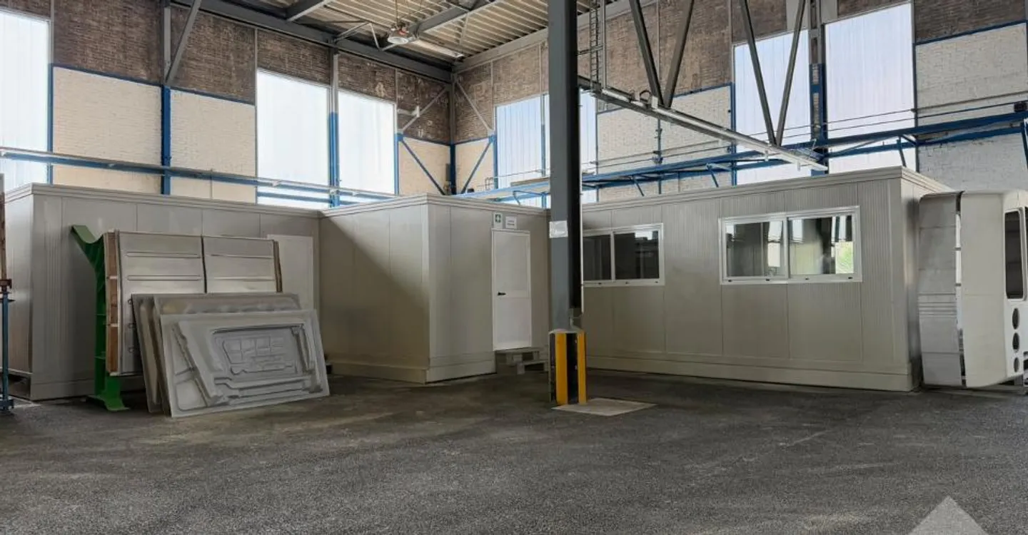 Industriehalle mit 20'500 m3 und 2'130 m2 mit gesichertem Zugang - Foto 10 von 12