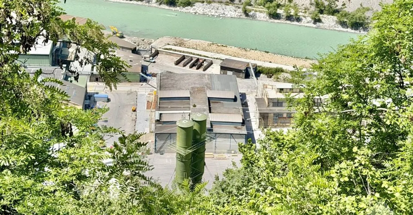 Industriehalle mit 20'500 m3 und 2'130 m2 mit gesichertem Zugang - Foto 12 von 12