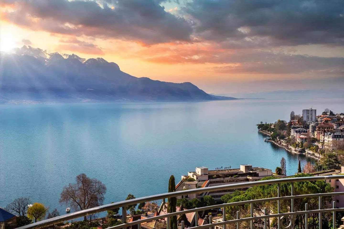 Prächtige 5.5-Zimmer-Wohnung in einer Prestigeresidenz zum Verkauf im Zentrum von Montreux - Foto 2 von 13