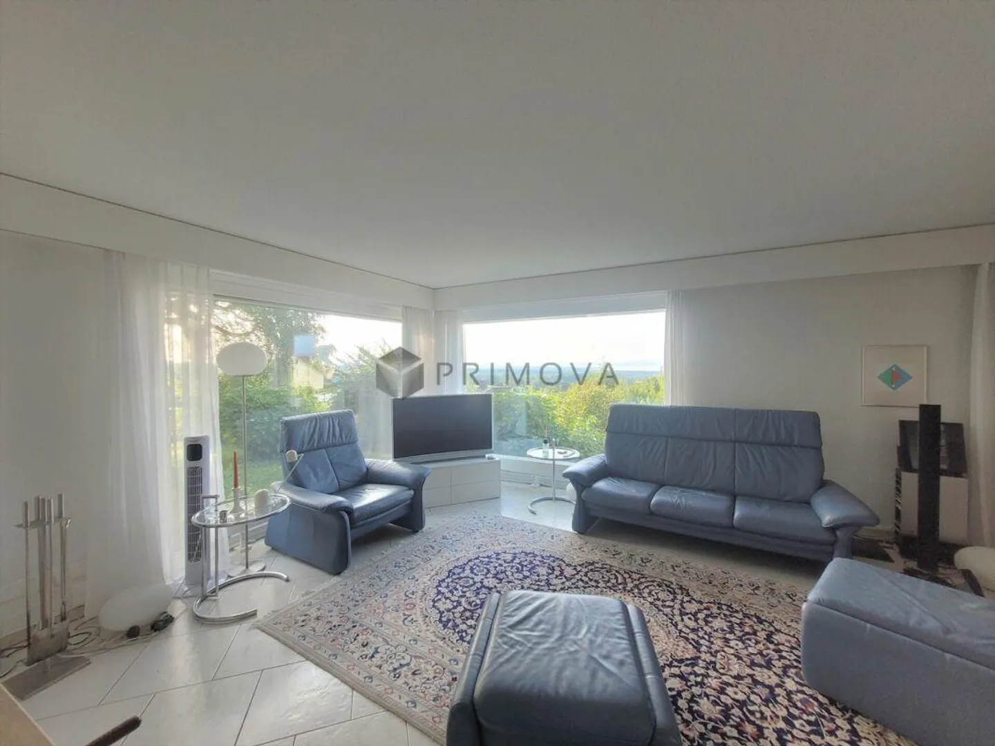 Vie élégante avec vue sur le lac et jardin privé - Photo 4 sur 9