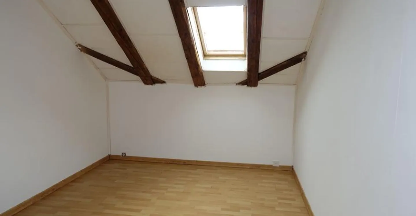 Tramelan - Familienhaus mit 2 Wohnungen mit 3,5 Zimmern und Duplex mit 4,5 Zimmern - Foto 15 von 16