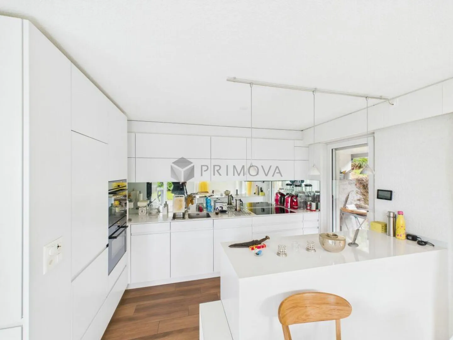 Vie élégante avec vue sur le lac et jardin privé - Photo 7 sur 9