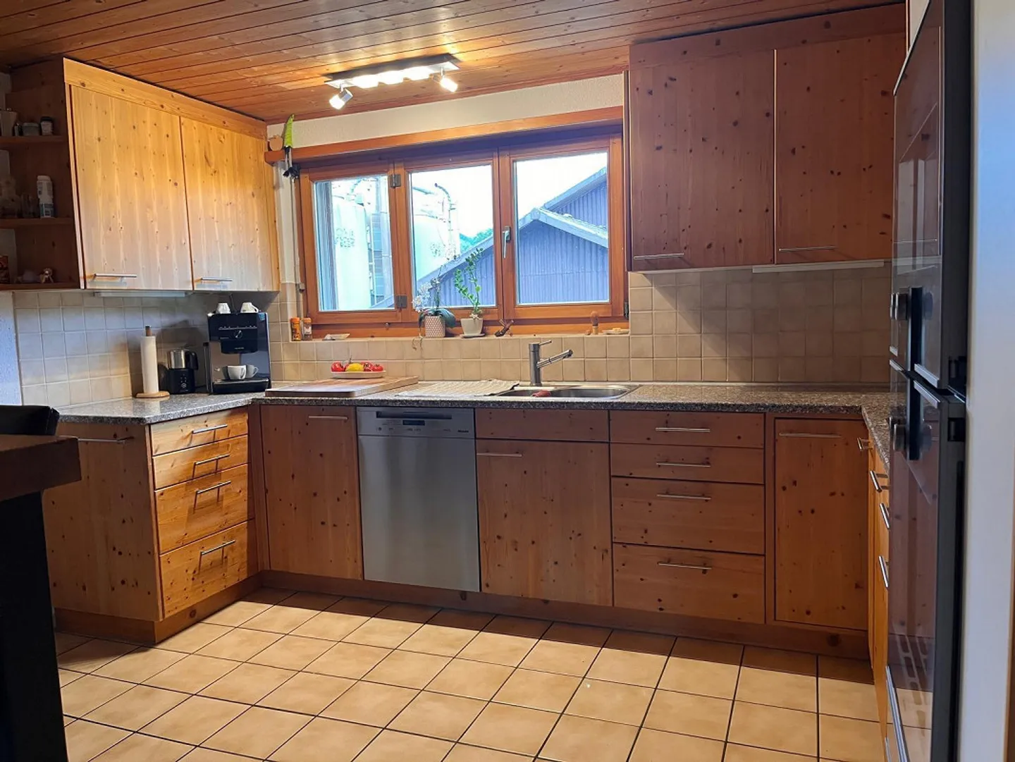 Geräumige Wohnung mit Balkon - Foto 2 von 10