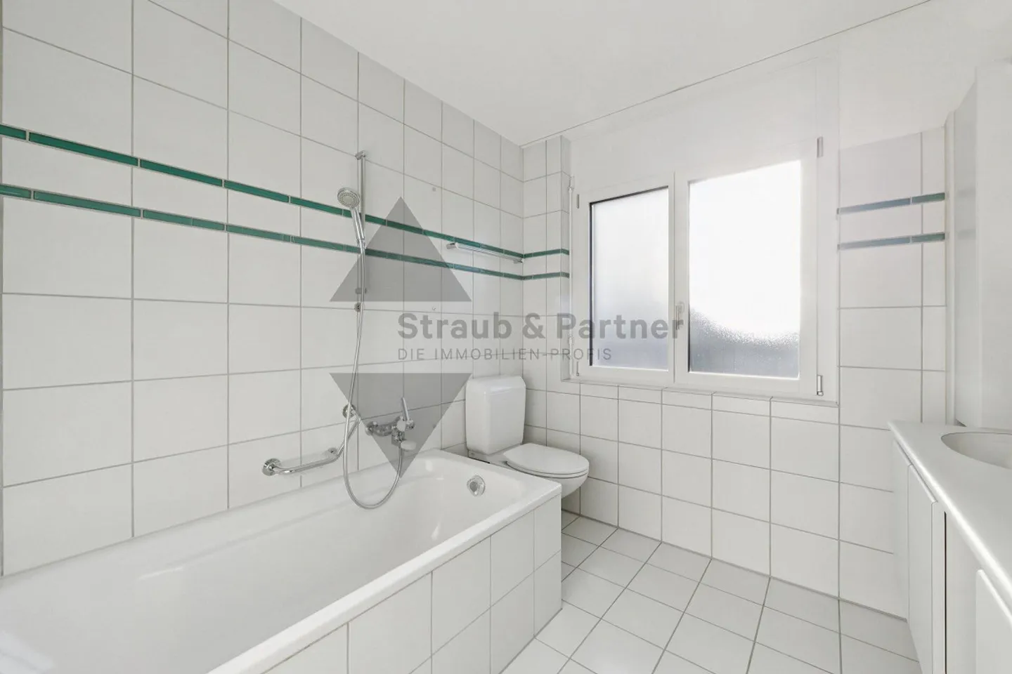 APPARTEMENT SPACIEUX, FAMILIAL ET LUMINEUX AVEC VUE SUR LE HALLWILERSEE SUPÉRIEUR - Photo 5 sur 13