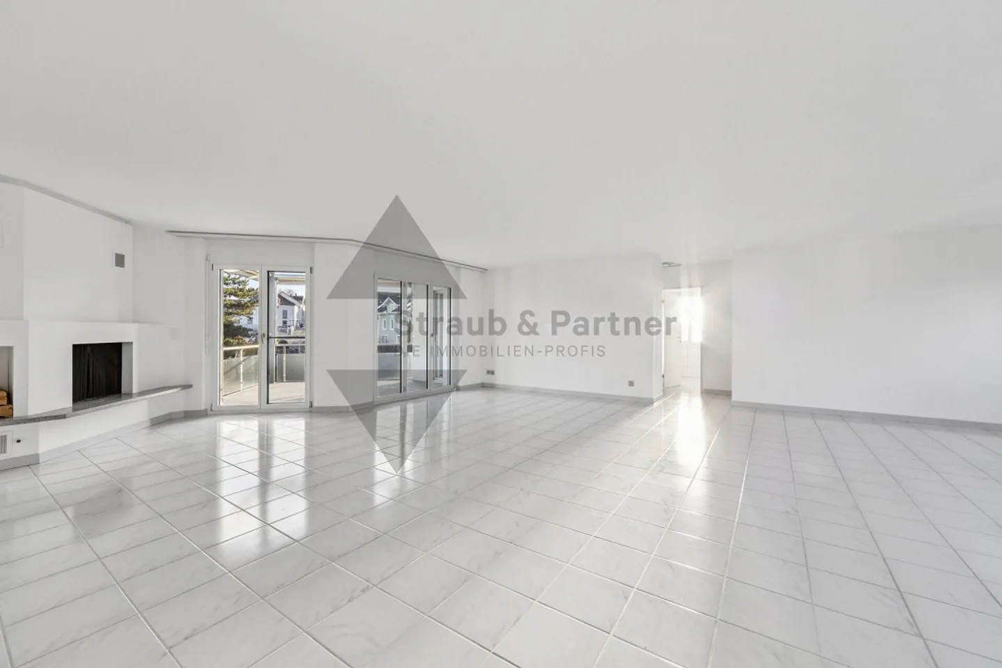 APPARTEMENT SPACIEUX, FAMILIAL ET LUMINEUX AVEC VUE SUR LE HALLWILERSEE SUPÉRIEUR - Photo 7 sur 13