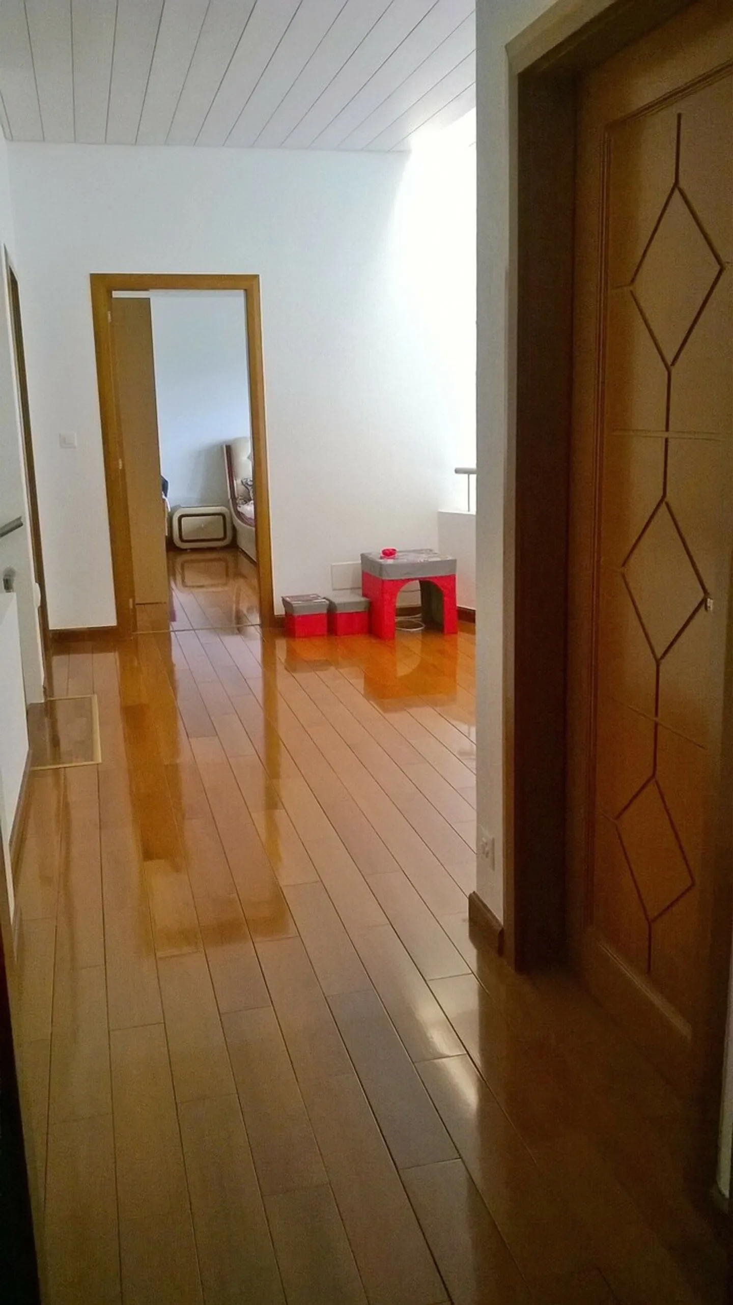 Modern Family Home - Photo 7 of 10