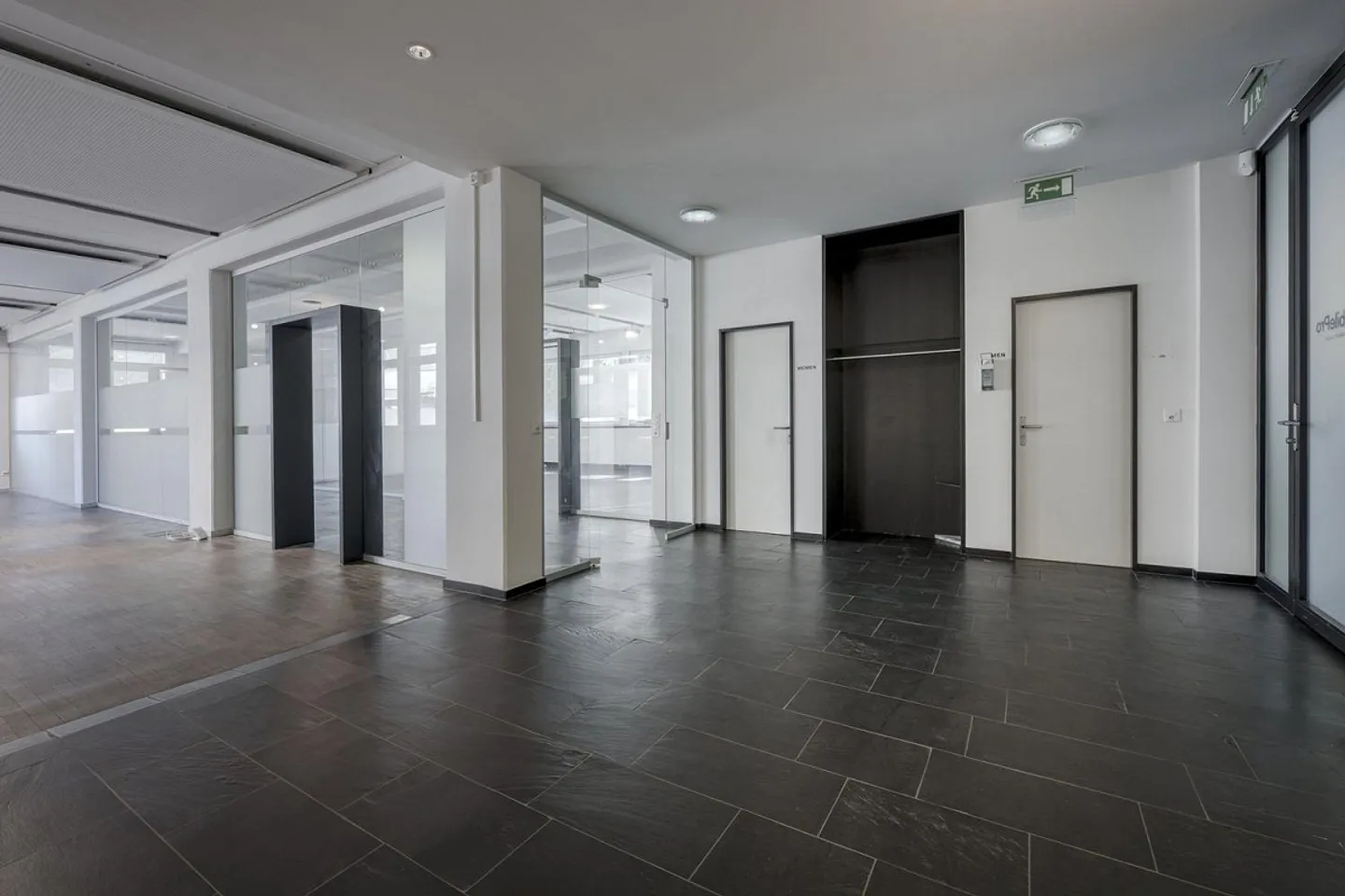 Geräumige Büro- & Ausstellungsfläche - Foto 3 von 11