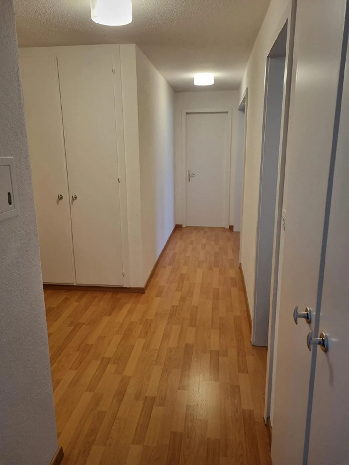 3-room apartment with spacious balcony - Photo 3 of 10