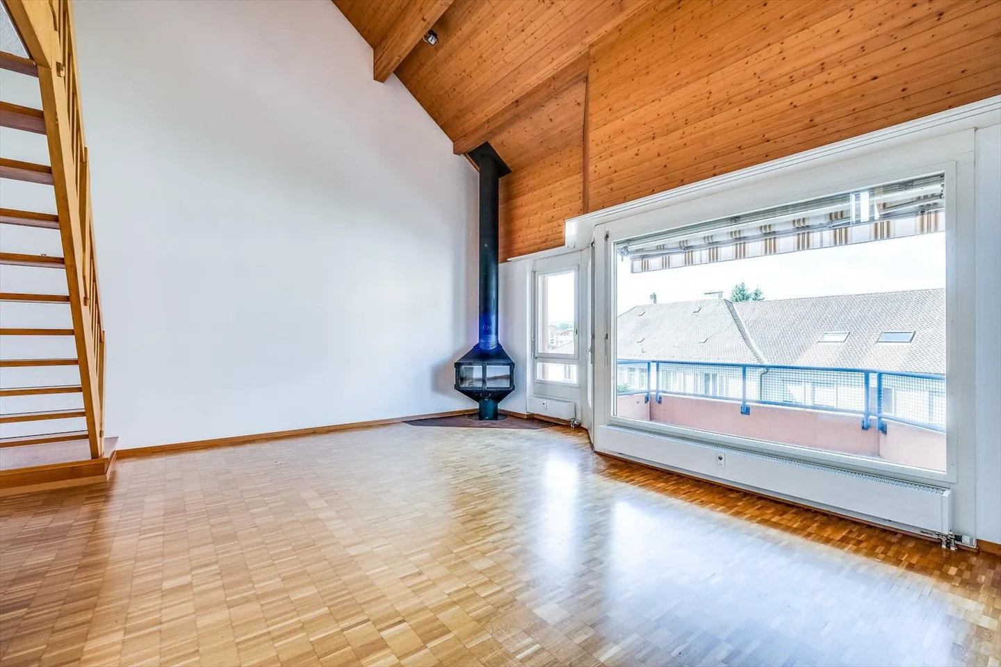 Prêt pour une colocation ? Appartement duplex original au centre ! - Photo 2 sur 10