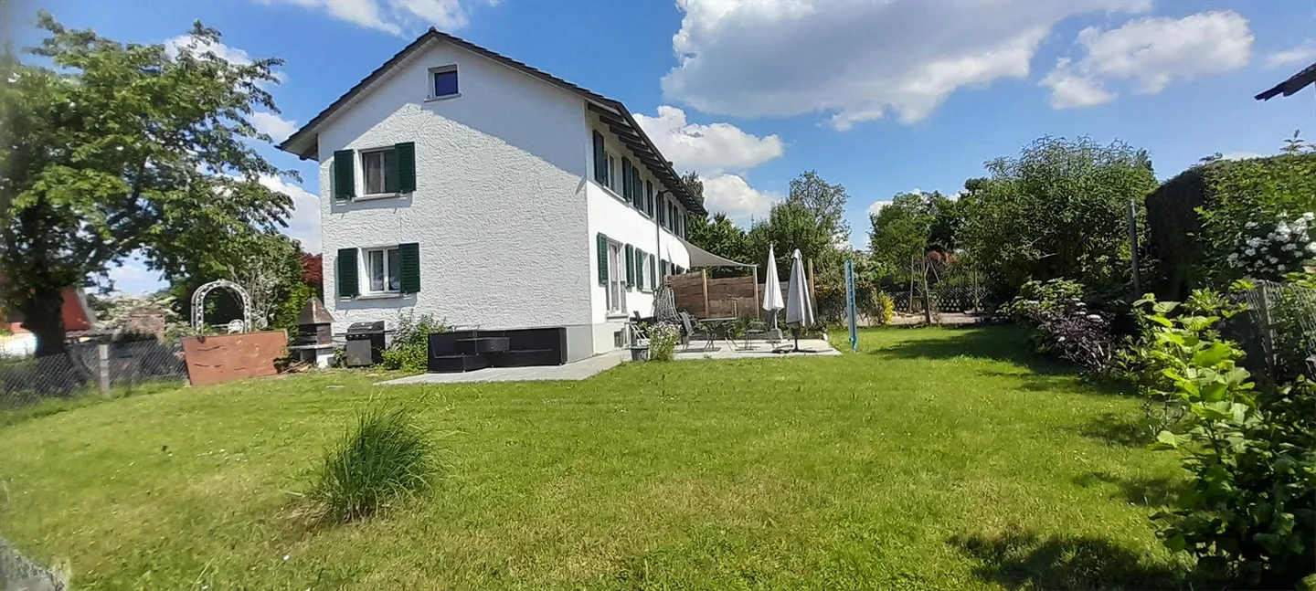 Charmante maison semi-détachée de 4,5 pièces - Photo 1 sur 3