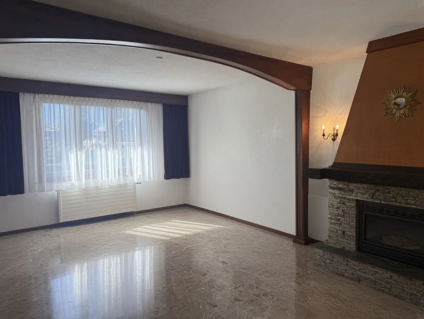 Spacious architect-designed villa on a large plot of 2,857 m2 - Photo 8 of 19