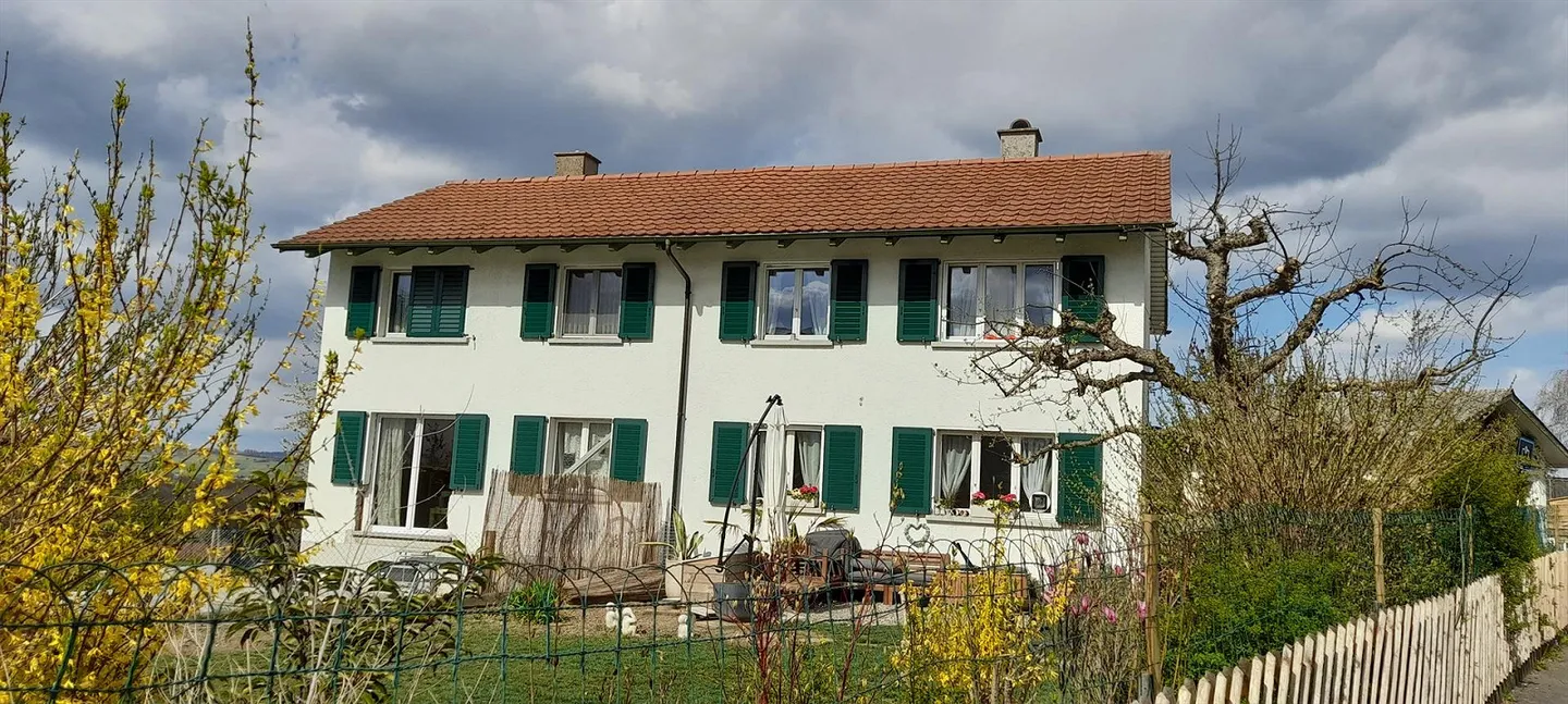 Charmante maison semi-détachée de 4,5 pièces - Photo 3 sur 3