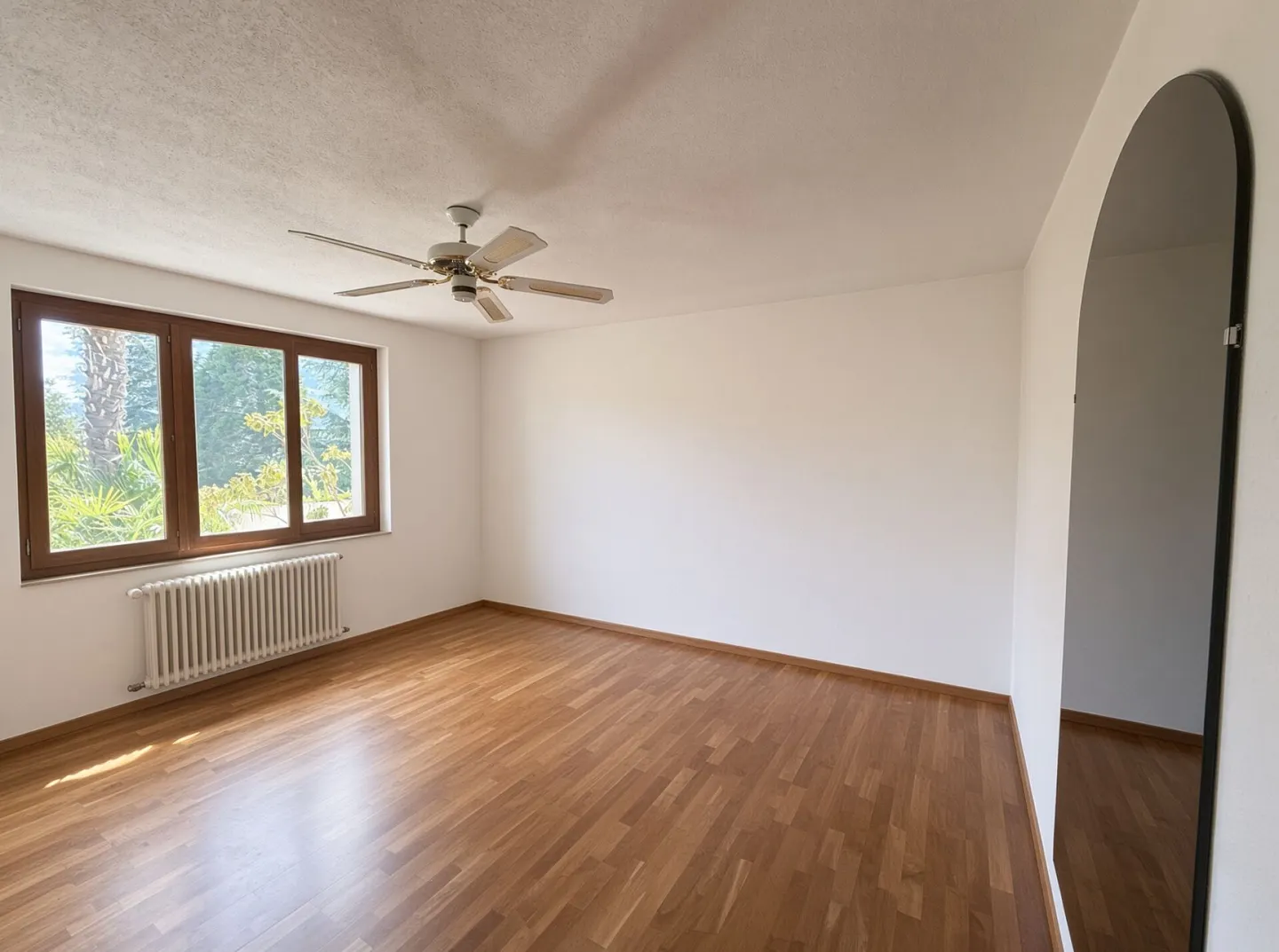 Spacious architect-designed villa on a large plot of 2,857 m2 - Photo 16 of 19