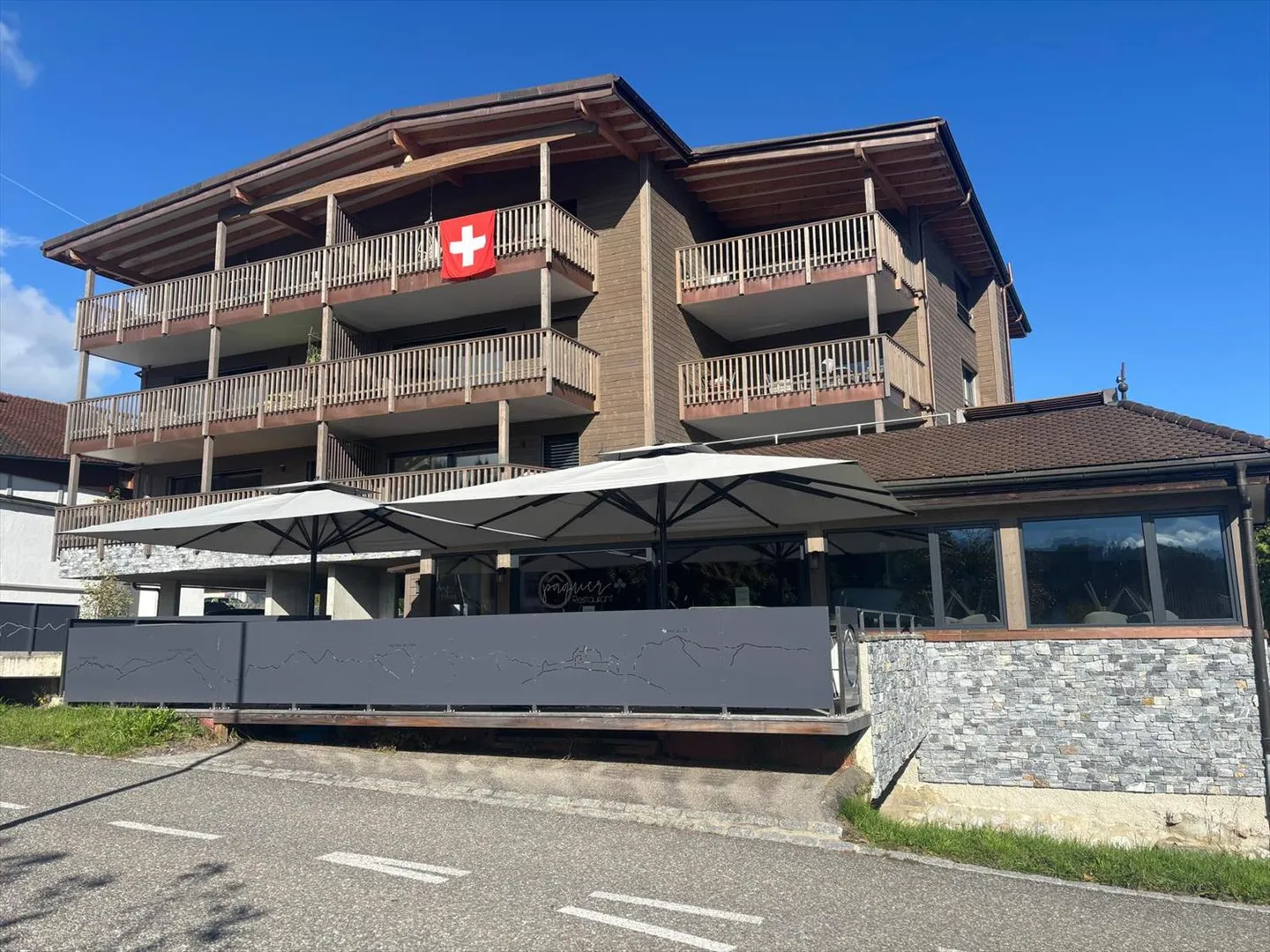 Nuovo ristorante completamente attrezzato | Le Pâquier-Montbarry FR - Foto 2 di 9