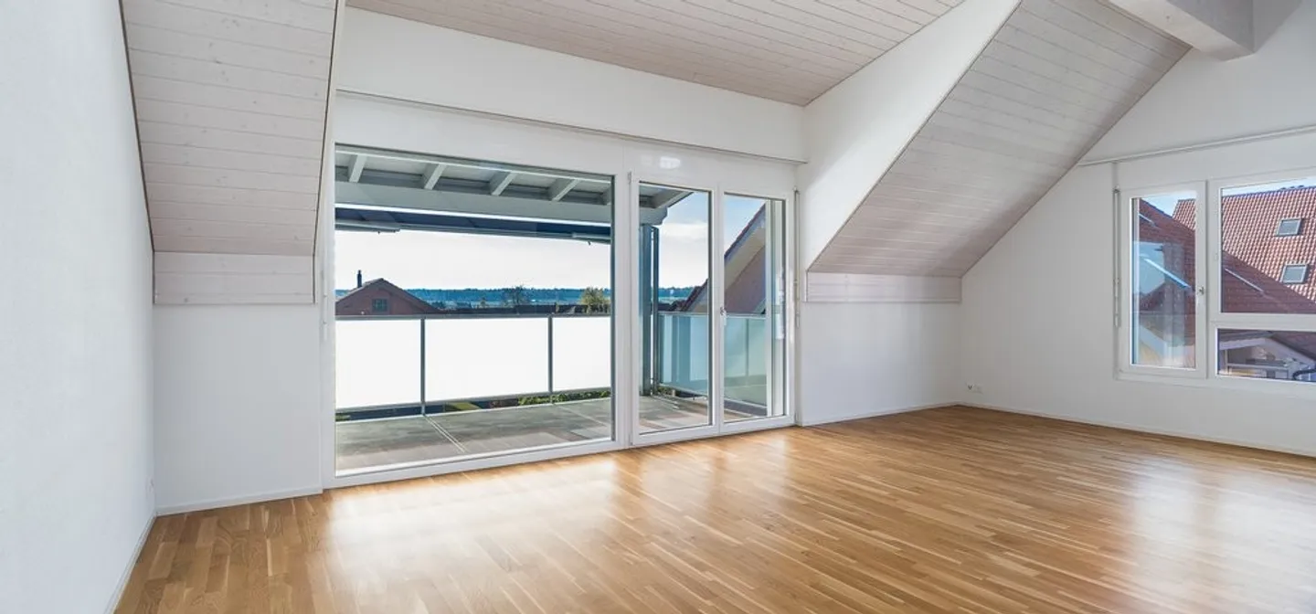 Moderno appartamento mansardato di 4,5 locali con balcone e torre di lavaggio - Foto 6 di 12