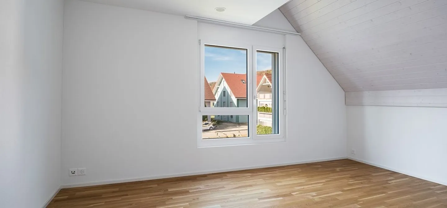 Moderno appartamento mansardato di 4,5 locali con balcone e torre di lavaggio - Foto 7 di 12