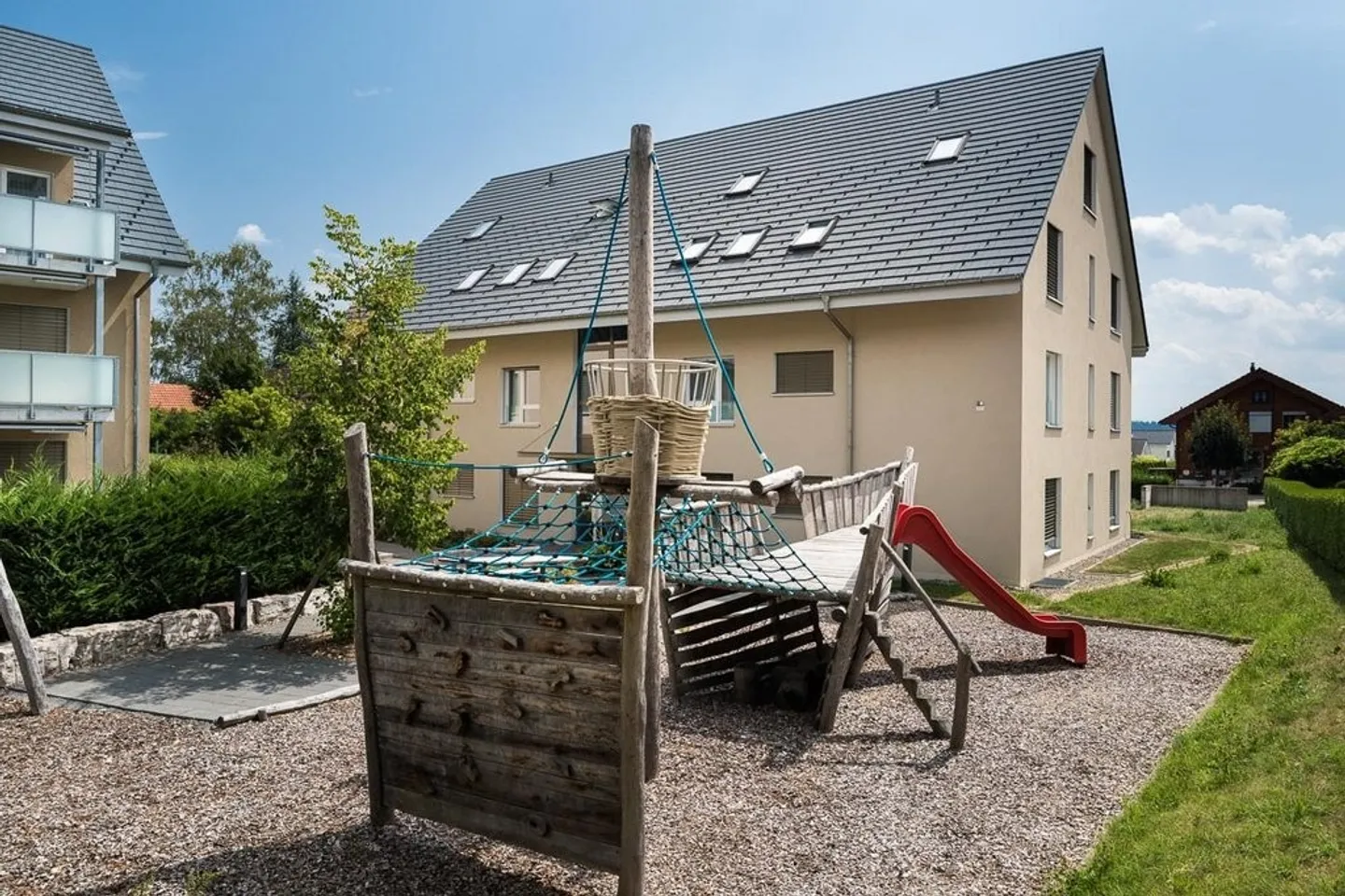 Moderno appartamento mansardato di 4,5 locali con balcone e torre di lavaggio - Foto 11 di 12