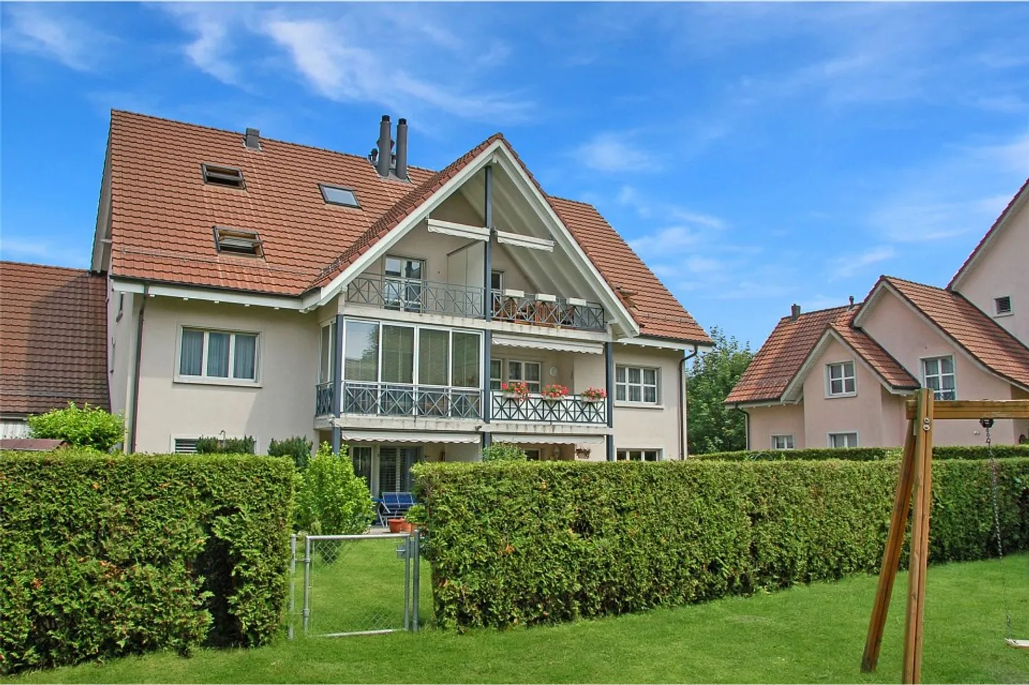 Charming 3 ½ room apartment with balcony in a central yet quiet location - Photo 2 of 13