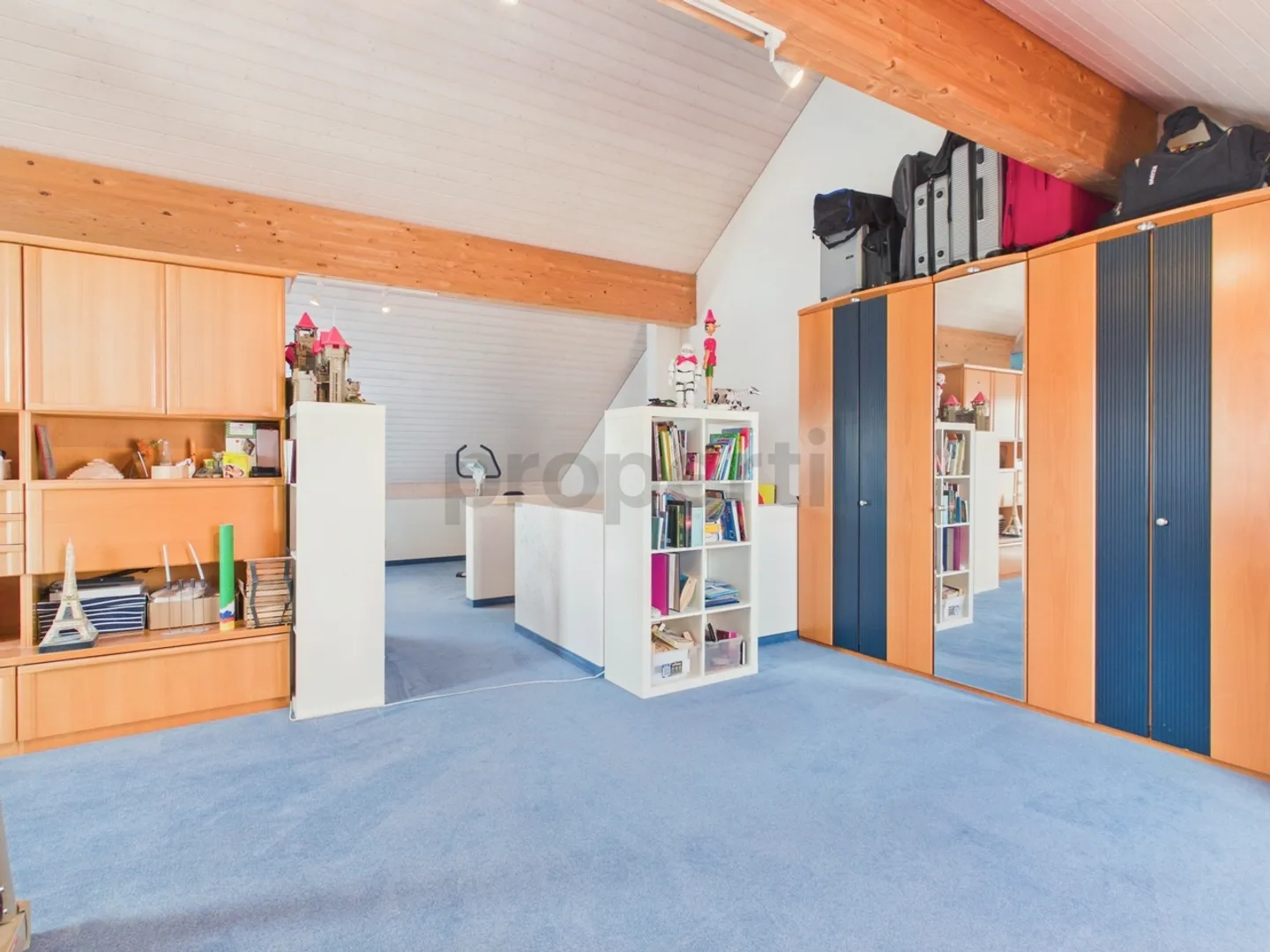 Semi-Detached House 5 Rooms - Photo 8 of 12