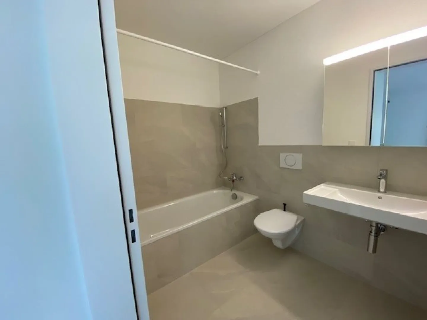 FIRST RENTAL - ZentrumSeon² - Photo 4 of 11