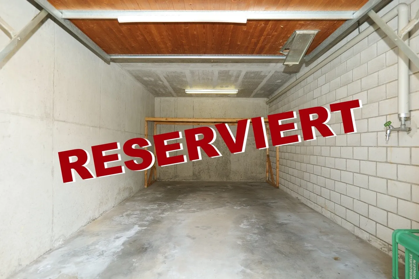 Garagenbox in Pfeffingen zu vermieten - Photo 1 of 2