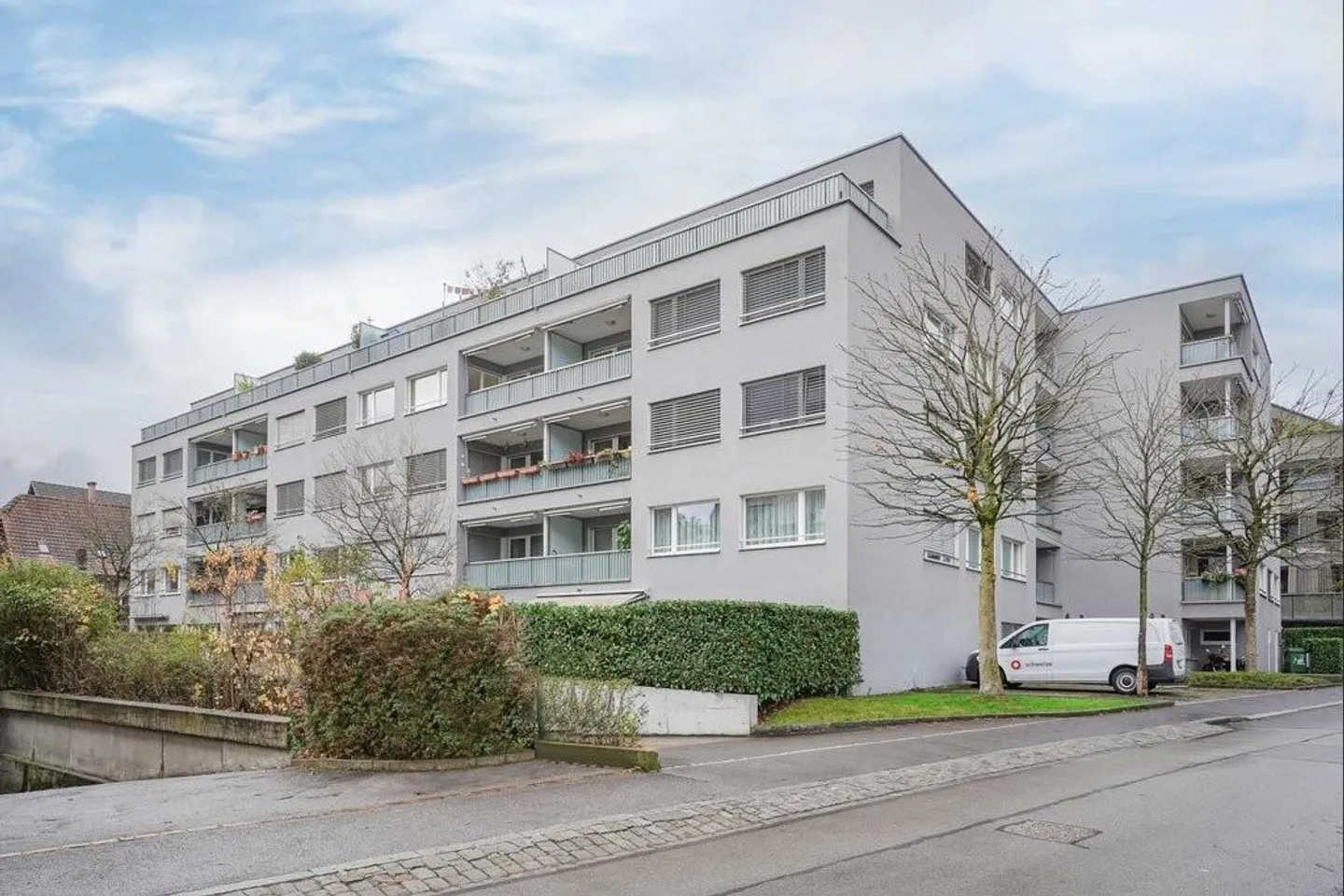 Gönnen Sie sich und Ihrem Auto einen Einstellplatz! - Foto 2 von 2